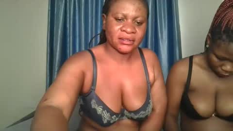 Snapshot of cute_daniellah chatting on 21, 10, 2025 Danillah online show from 21, 10, 2025