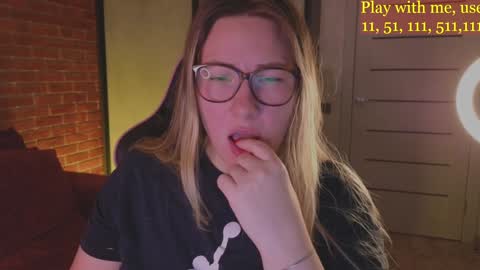 Snapshot of cute_darina chatting on 12, 12, 2024 Everyday stream in the same time online show from 12, 12, 2024