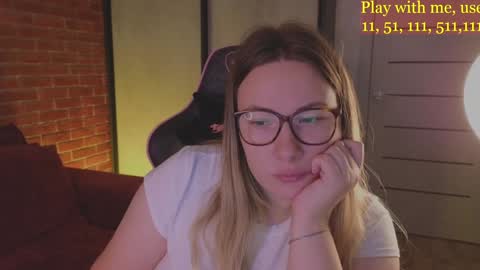 Snapshot of cute_darina chatting on 12, 12, 2024 Everyday stream in the same time online show from 12, 12, 2024