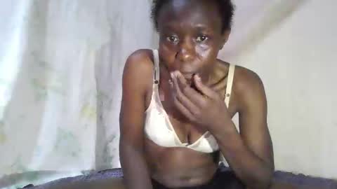 Snapshot of cute_divah4 chatting on 7, 10, 2025 cute_divah4 online show from 7, 10, 2025
