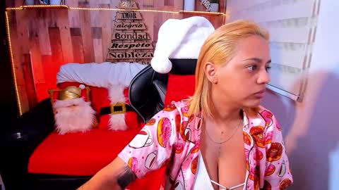 Snapshot of cute_elii chatting on 9, 12, 2024    Independent Model online show from 9, 12, 2024