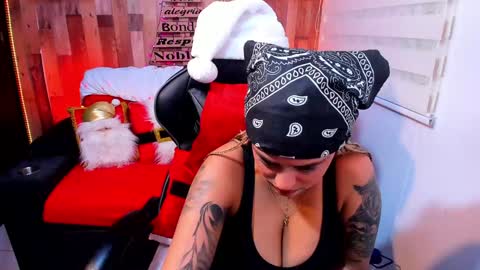 Snapshot of cute_elii chatting on 12, 12, 2024    Independent Model online show from 12, 12, 2024