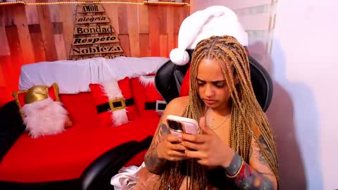 Snapshot of cute_elii chatting on 14, 12, 2024    Independent Model online show from 14, 12, 2024