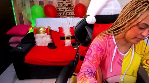 Snapshot of cute_elii chatting on 24, 12, 2024    Independent Model online show from 24, 12, 2024