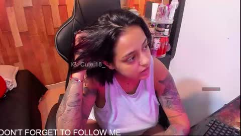 Snapshot of cute_elii chatting on 1, 10, 2025    Independent Model online show from 1, 10, 2025