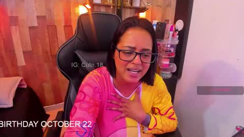 Snapshot of cute_elii chatting on 22, 10, 2025    Independent Model online show from 22, 10, 2025