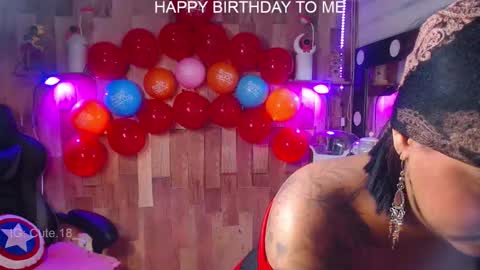 Snapshot of cute_elii chatting on 27, 10, 2025    Independent Model online show from 27, 10, 2025