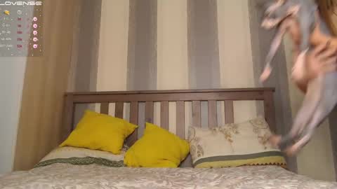 cute_girl_mia__ online show from 4, 12, 2024
