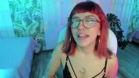 Snapshot of cute_hollywood chatting on 7, 11, 2025 Sofa online show from 7, 11, 2025