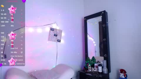 Snapshot of cute_horny12 chatting on 13, 11, 2025 Cute horny1 online show from 13, 11, 2025