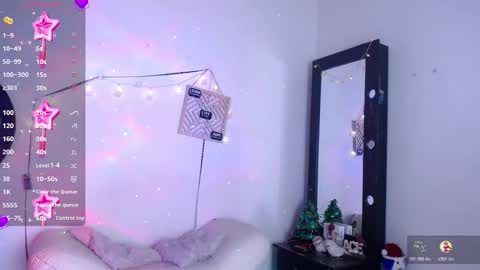 Snapshot of cute_horny12 chatting on 18, 11, 2025 Cute horny1 online show from 18, 11, 2025