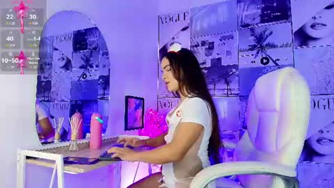 Snapshot of cute_horny12 chatting on 18, 6, 2026 Cute horny1 online show from 18, 6, 2026