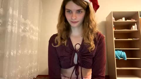 Snapshot of cute_kitte chatting on 28, 12, 2024 cute_kitte online show from 28, 12, 2024