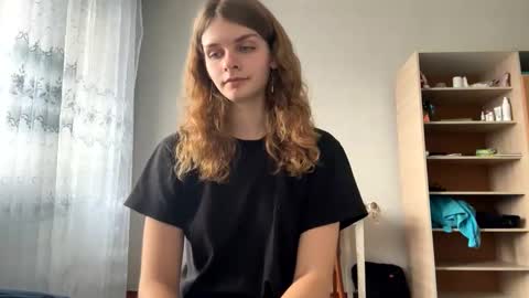 Snapshot of cute_kitte chatting on 3, 1, 2025 cute_kitte online show from 3, 1, 2025