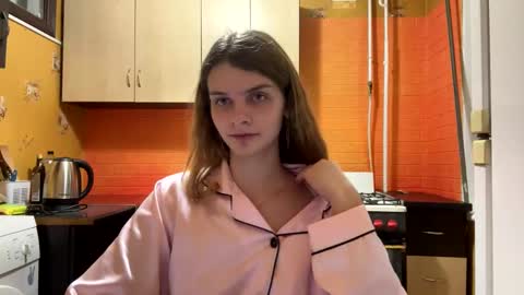 Snapshot of cute_kitte chatting on 5, 1, 2025 cute_kitte online show from 5, 1, 2025