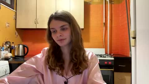 Snapshot of cute_kitte chatting on 8, 1, 2025 cute_kitte online show from 8, 1, 2025