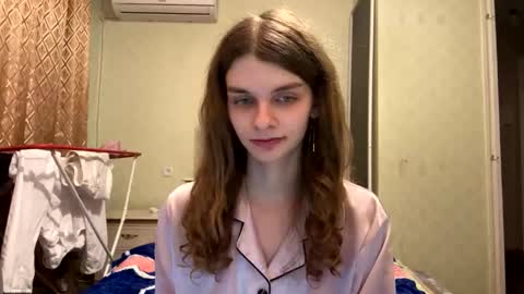 Snapshot of cute_kitte chatting on 26, 9, 2025 cute_kitte online show from 26, 9, 2025