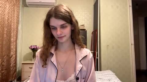 Snapshot of cute_kitte chatting on 11, 10, 2025 cute_kitte online show from 11, 10, 2025