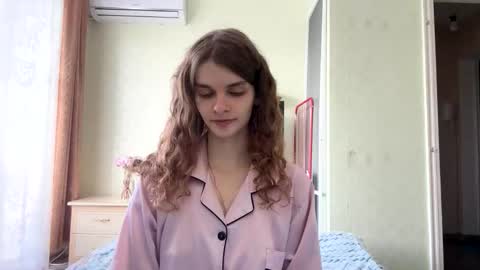 Snapshot of cute_kitte chatting on 23, 10, 2025 cute_kitte online show from 23, 10, 2025