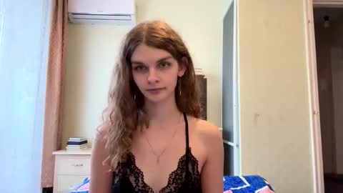Snapshot of cute_kitte chatting on 6, 11, 2025 cute_kitte online show from 6, 11, 2025