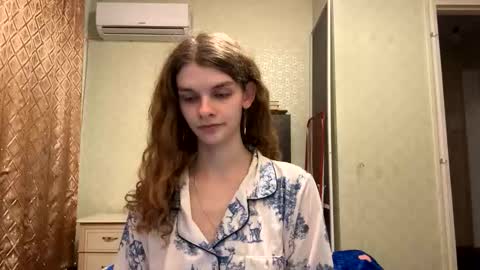 Snapshot of cute_kitte chatting on 12, 11, 2025 cute_kitte online show from 12, 11, 2025