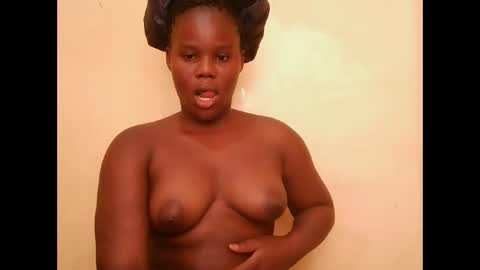 Snapshot of cute_latifah chatting on 18, 2, 2026 cute_latifah online show from 18, 2, 2026