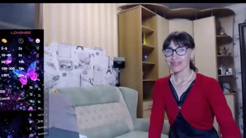 cute_lion_ online show from 9, 9, 2025