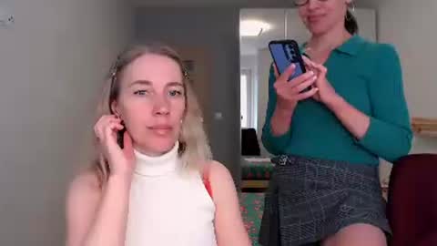 cute_lion_ online show from 24, 4, 2026
