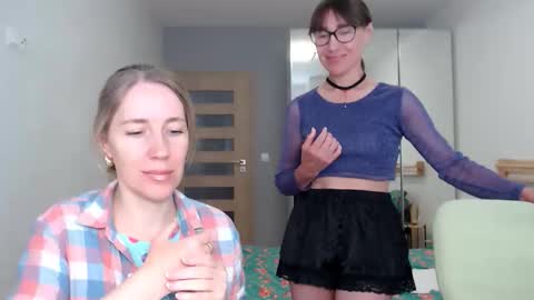 cute_lion_ online show from 9, 5, 2026