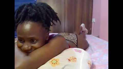 cute_lizah online show from 10, 1, 2025
