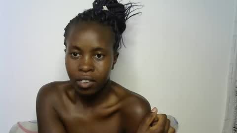 cute_pie20 online show from 11, 10, 2025