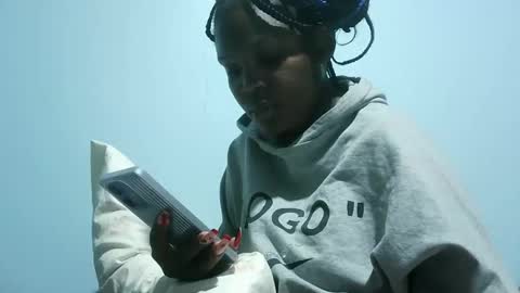 cute_roxie online show from 20, 2, 2025