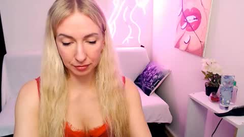 Snapshot of cute_smile_shy chatting on 24, 3, 2026 cute_smile_shy online show from 24, 3, 2026
