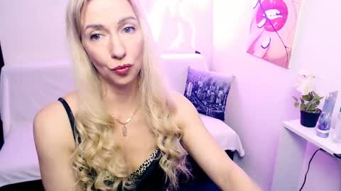 Snapshot of cute_smile_shy chatting on 18, 4, 2026 cute_smile_shy online show from 18, 4, 2026