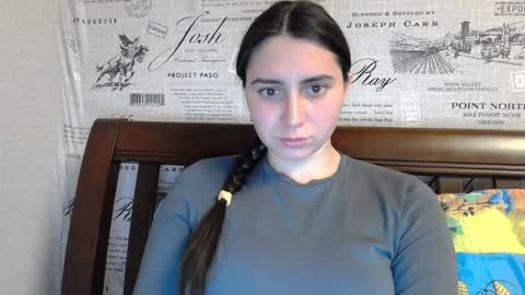 cute_strawberry_ online show from 6, 1, 2025