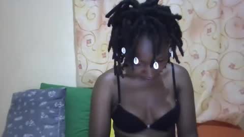 Snapshot of cute_xeniah chatting on 15, 10, 2025 cute_xeniah online show from 15, 10, 2025