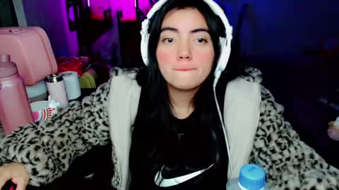 Snapshot of cuteambervi chatting on 6, 12, 2024 Princess Amber online show from 6, 12, 2024