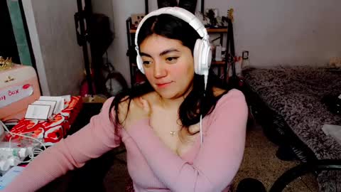 Snapshot of cuteambervi chatting on 14, 1, 2025 Princess Amber online show from 14, 1, 2025