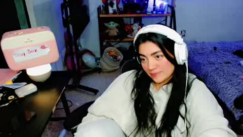 Snapshot of cuteambervi chatting on 28, 1, 2025 Princess Amber online show from 28, 1, 2025