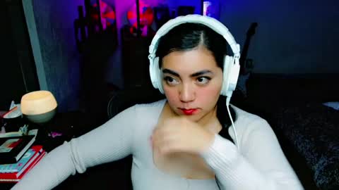 Snapshot of cuteambervi chatting on 8, 2, 2025 Princess Amber online show from 8, 2, 2025