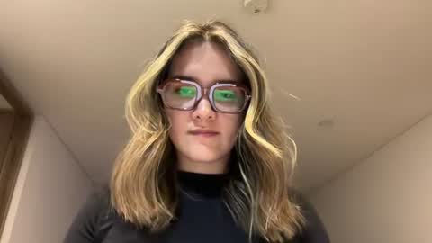CuteBunny 21 online show from 18, 6, 2026