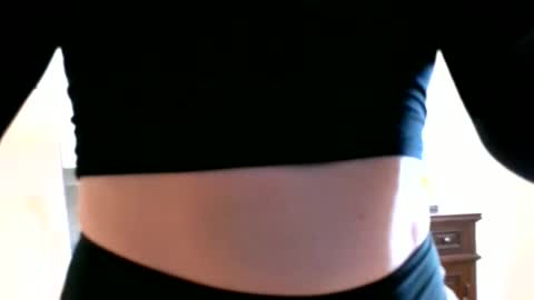 Snapshot of cutebutt_17 chatting on 8, 3, 2025 cutebutt_17 online show from 8, 3, 2025