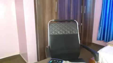 cutebuu online show from 2, 11, 2025