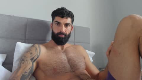 Snapshot of cuteeboy chatting on 1, 1, 2025 cuteeboy online show from 1, 1, 2025