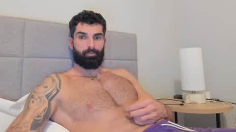 Snapshot of cuteeboy chatting on 4, 1, 2025 cuteeboy online show from 4, 1, 2025