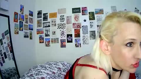 Snapshot of cutefemme chatting on 11, 1, 2026 Bella online show from 11, 1, 2026