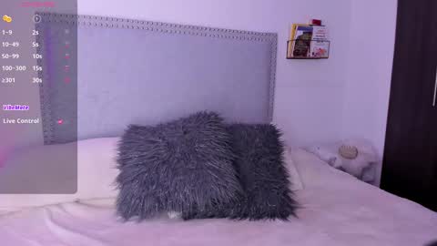 Snapshot of cutegirl__nini chatting on 4, 10, 2025 andre online show from 4, 10, 2025