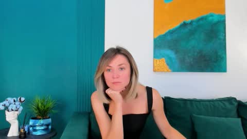 Snapshot of cutemirage chatting on 14, 9, 2025 cutemirage online show from 14, 9, 2025