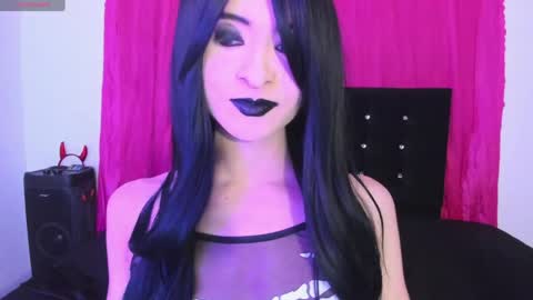 Natalie online show from 10, 5, 2026