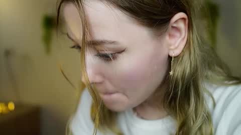 Mary online show from 4, 12, 2025